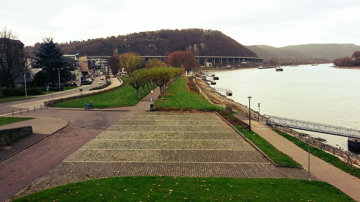 Irgendwo am Rhein