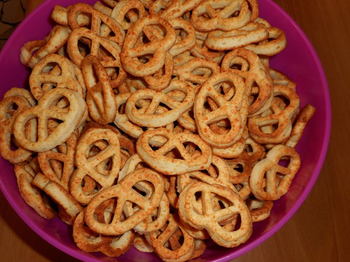 Pretzels with cheese