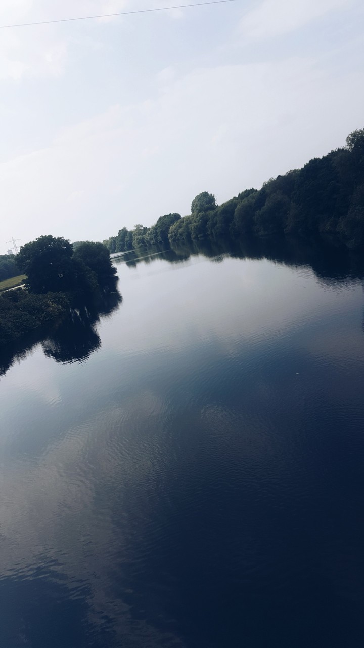 Die Ruhr an der styrumer Brücke