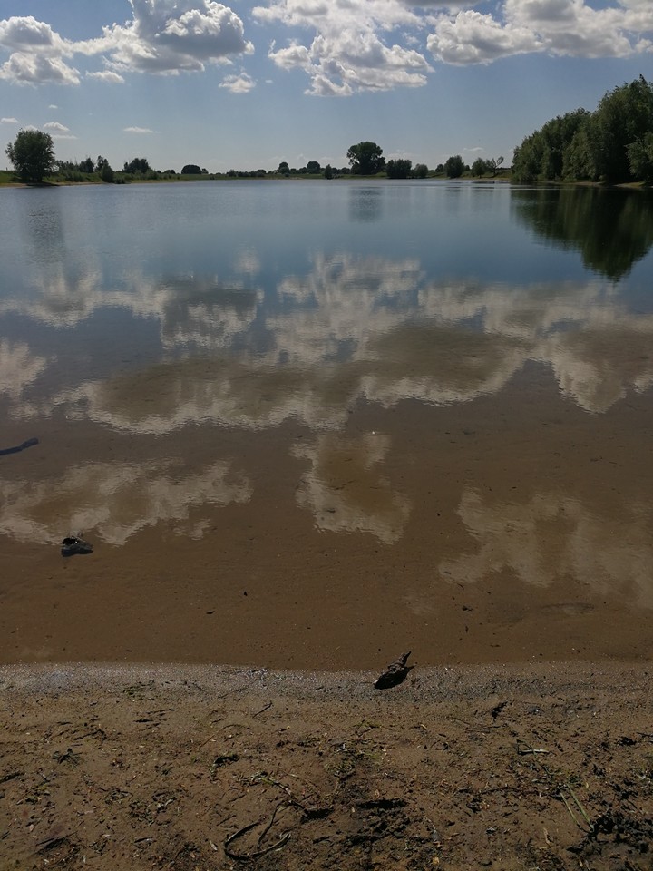 Clouds reflection