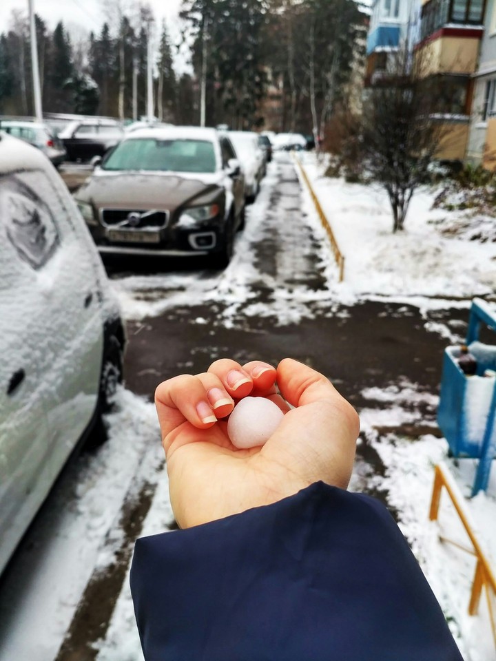снег