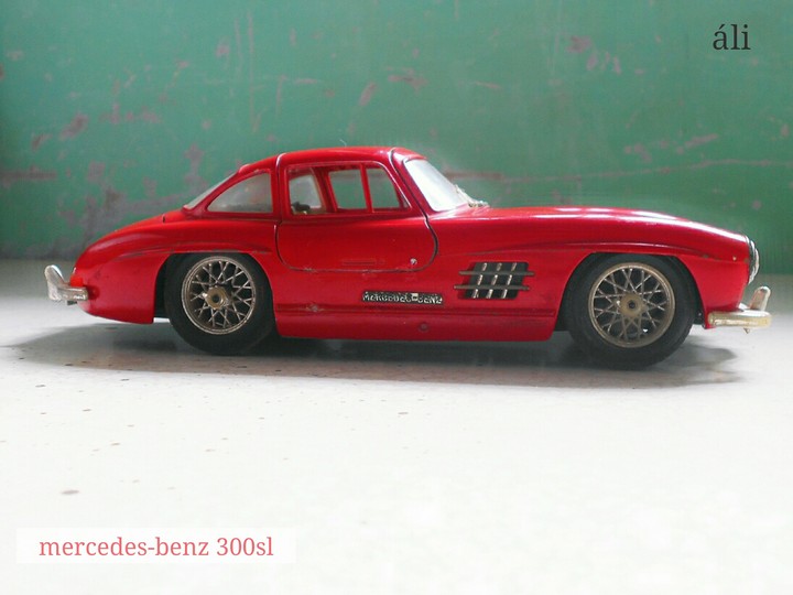 Red Mercedes-Benz 300SL