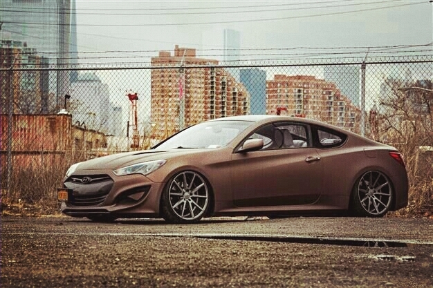 HYUNDAI GENESIS