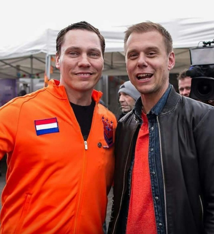 тиесто & армин ван бьюрен