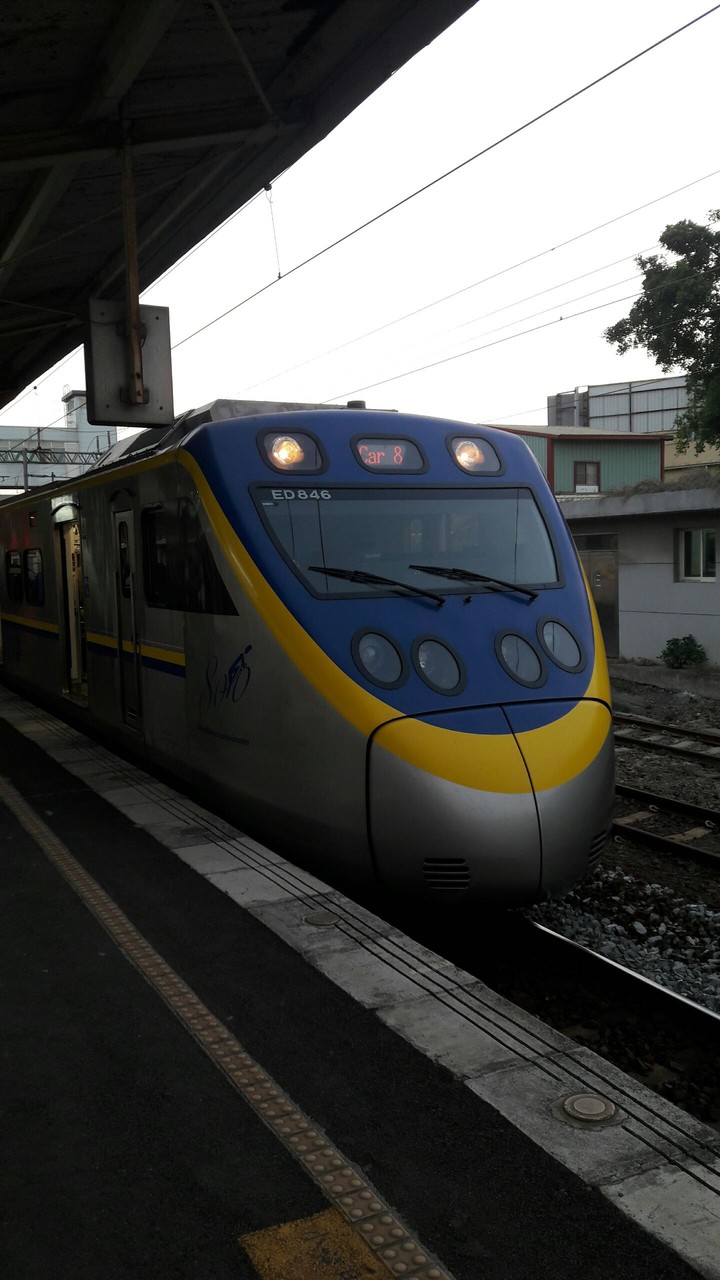 Car 8 has arrived