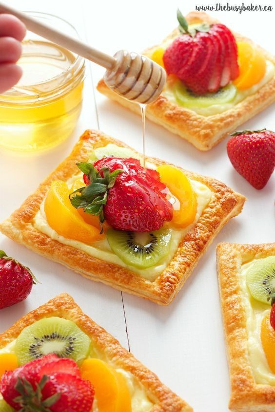 pretty fruit pie
