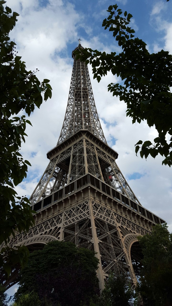 eiffel tower