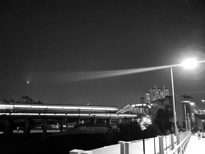 구일역 가로등