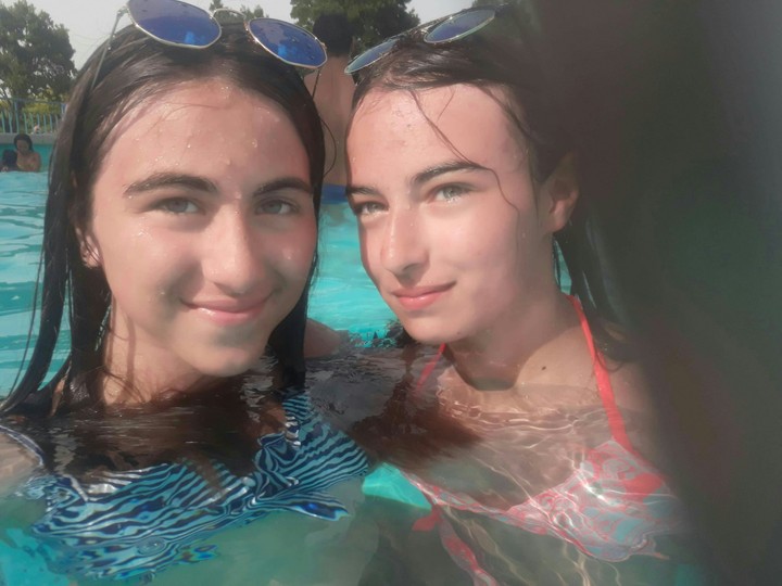 pool day and twin ❤