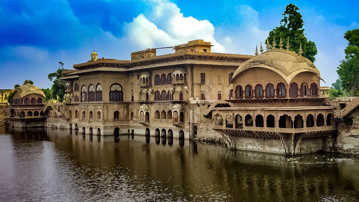 Deeg Palace