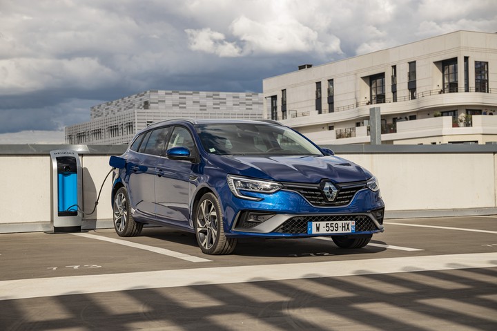 Renault Hybrid Car