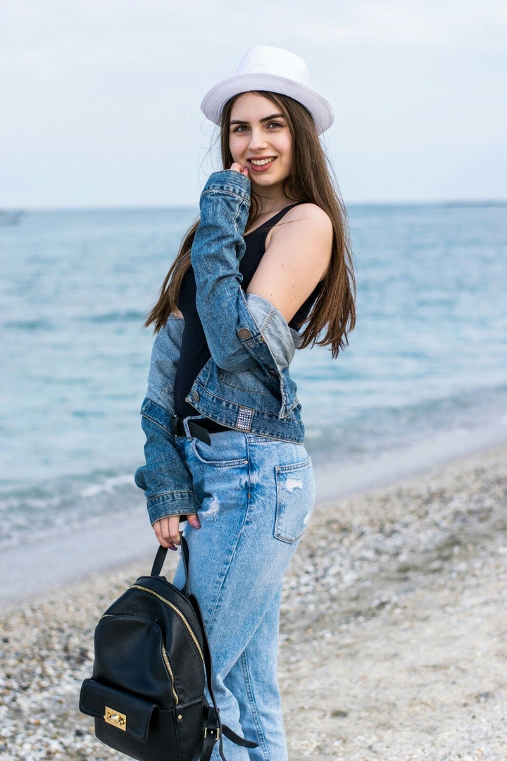 girl and waves 3