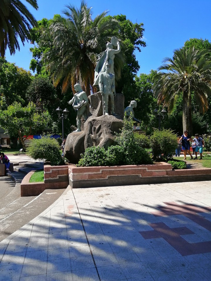 Plaza anibal pinto