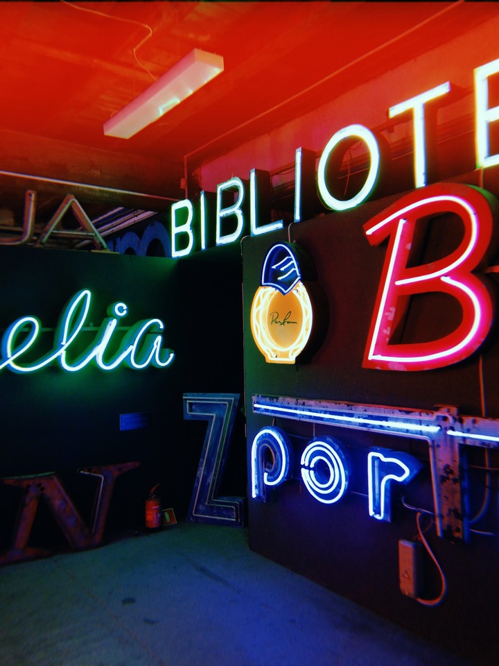 #neon