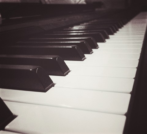 Bnw piano