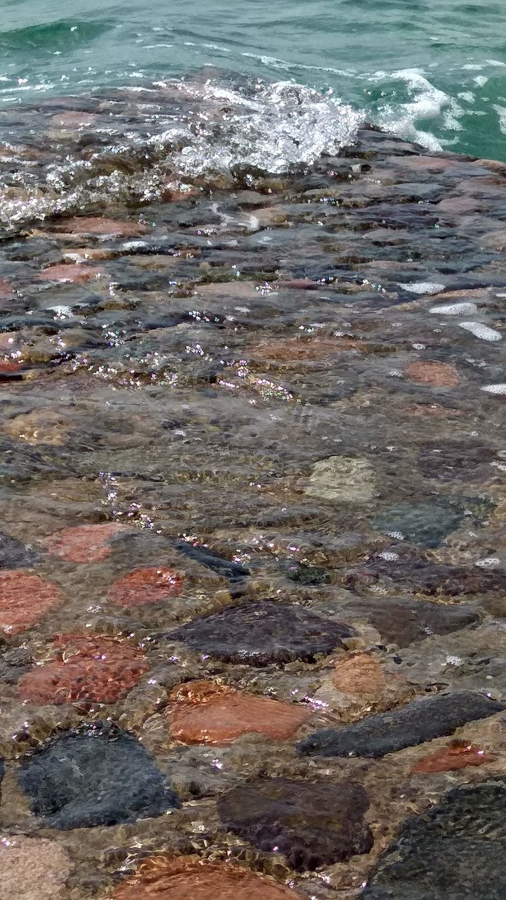 на море