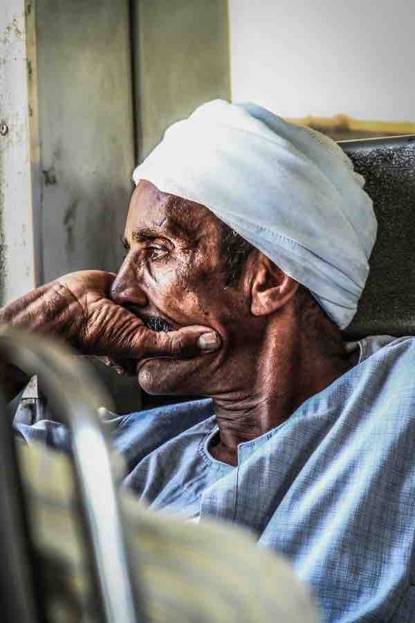 صورة لرجل حزين | A picture of a sad man