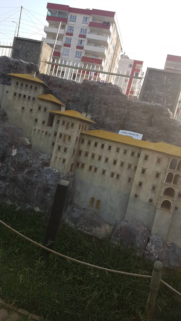 Minnak Sümela Manastırı Yapıtı