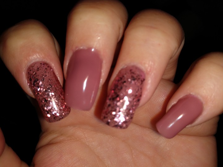 nails