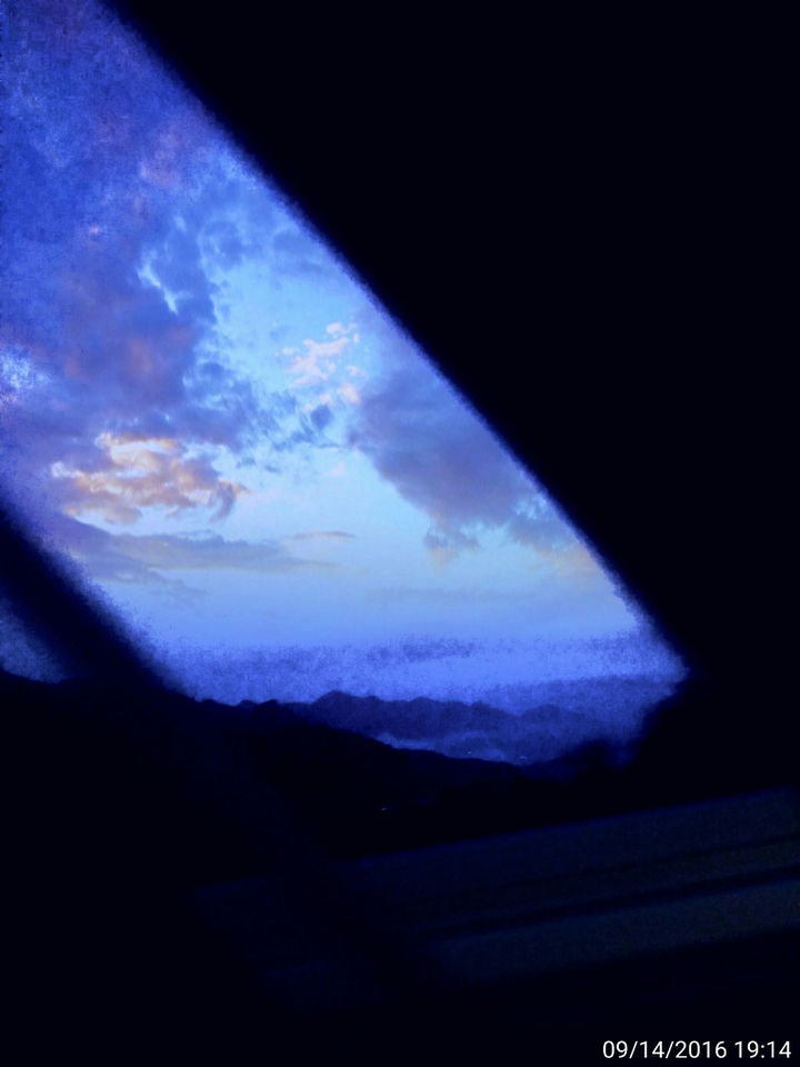 cloudy alone night 