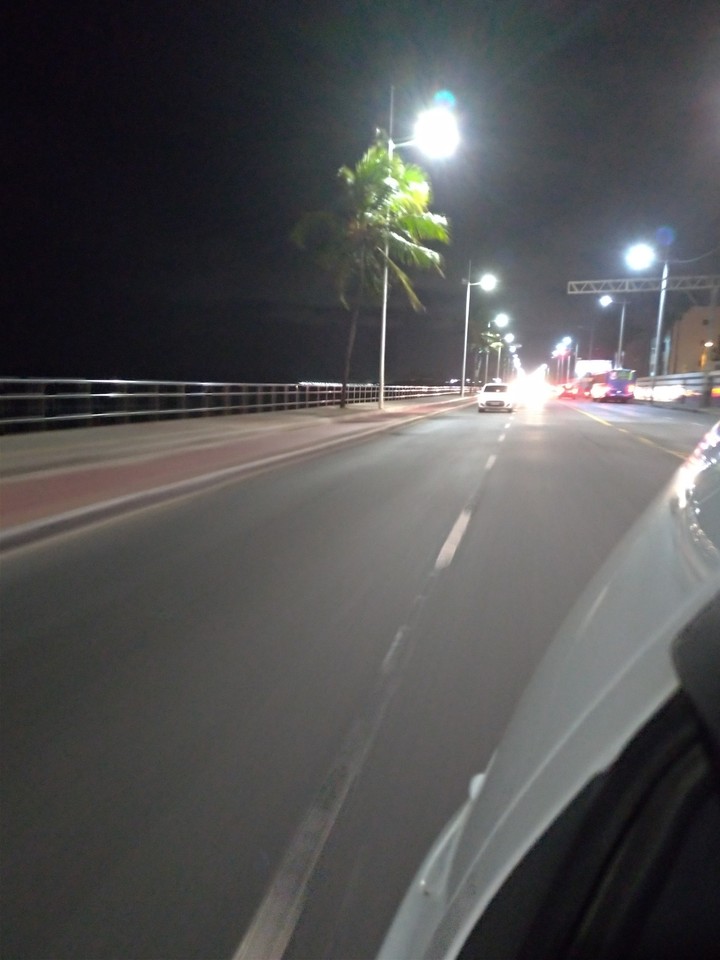 Vista de trás de um carro