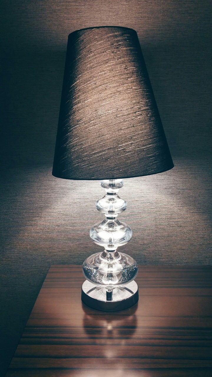 밝은조명 아래☆
