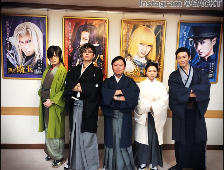 actors in formal kimono
