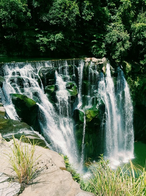 shifen waterfall