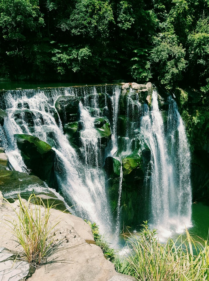 shifen waterfall