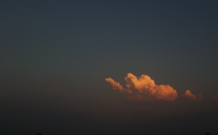 Sun kissed cloud!