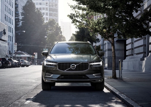 VOLVO XC60 (front)