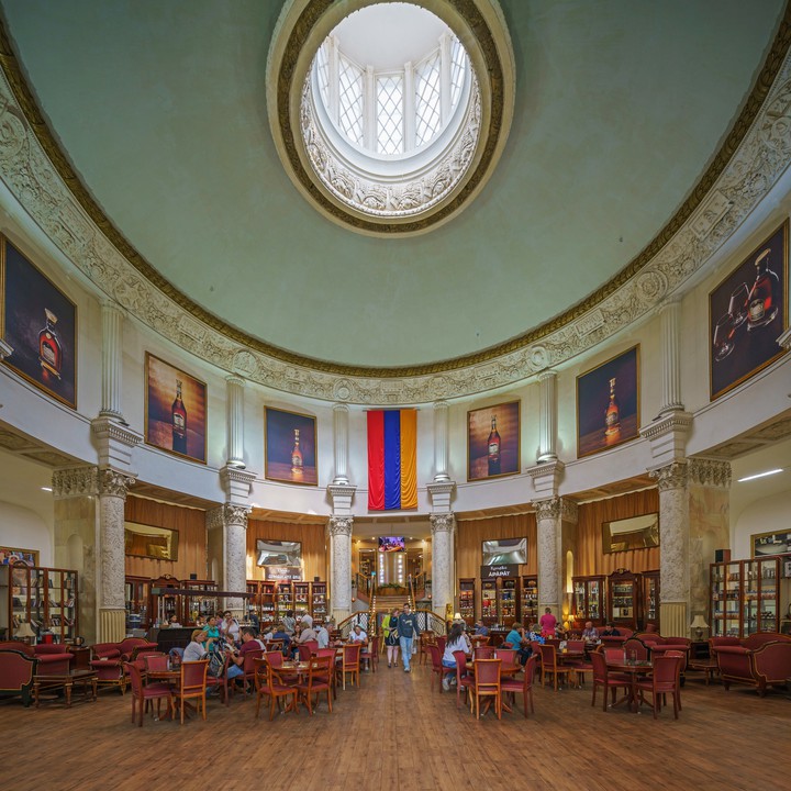 Interior do pavilhão da Armênia no Centro Panrusso