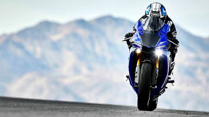 {YAMAHA}