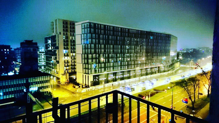 miasto nocą