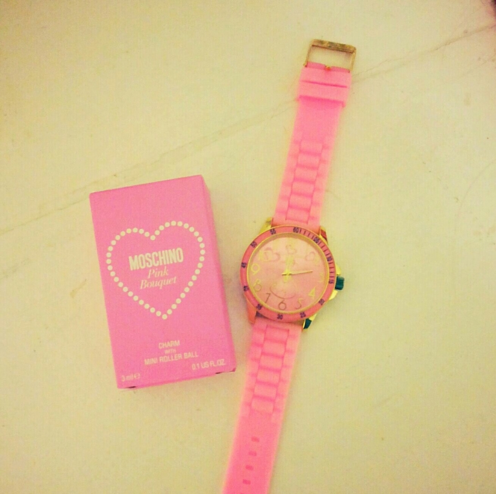 Moschino pink