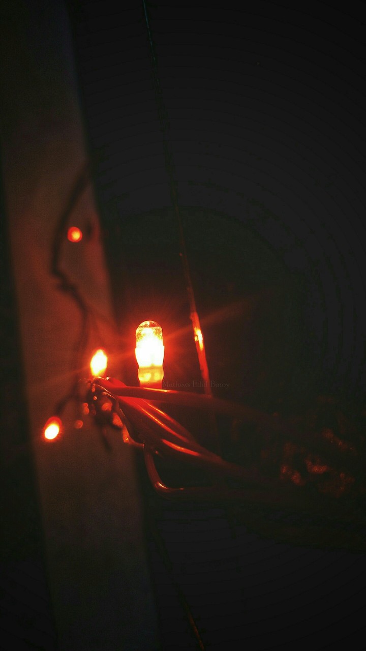 #focus #night #lightbulb #red #yellow