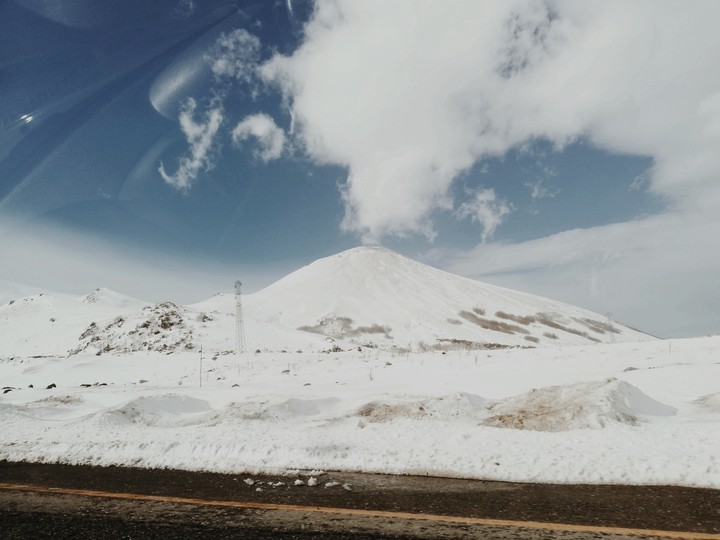 KARLI DAĞLAR
