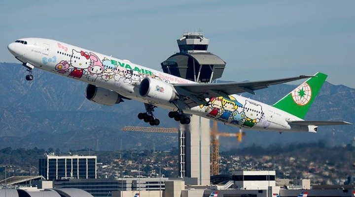 Sky ship airlines Eva air in Los Angeles