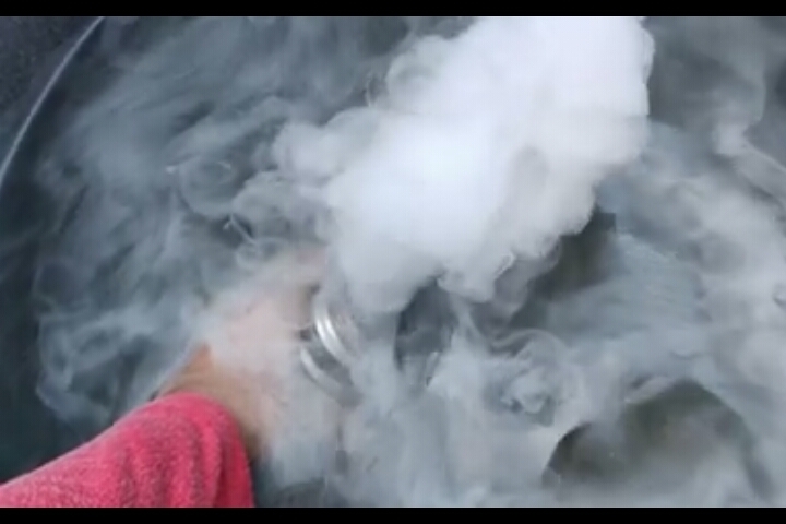 Nitrogen gas vapour action