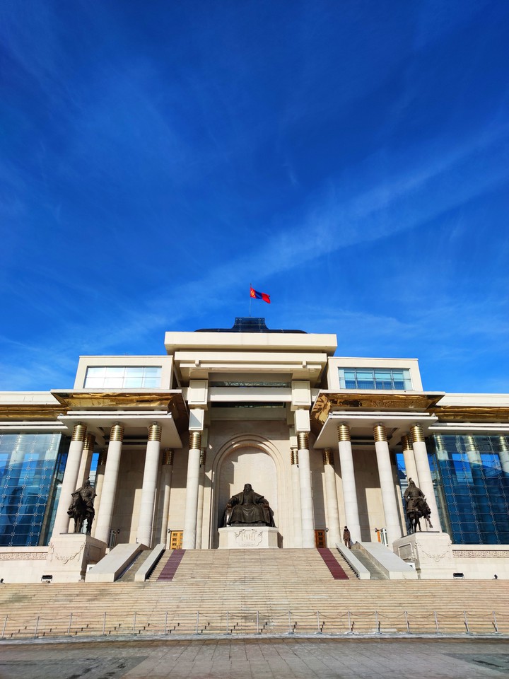ulaanbaatar chinggis khaan square