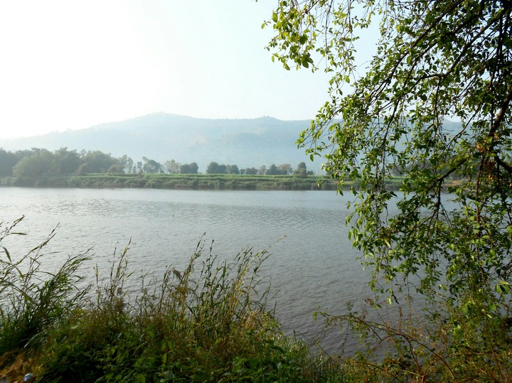 lake side view.