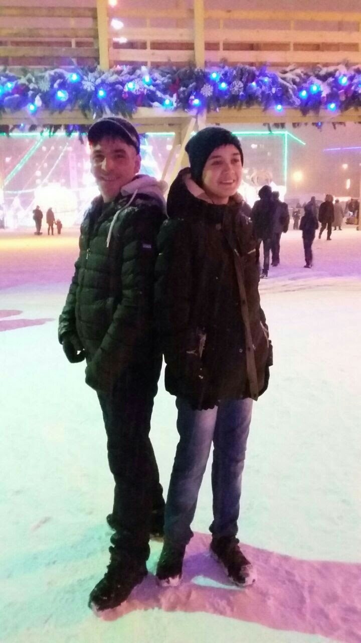 г