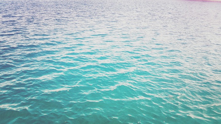 море