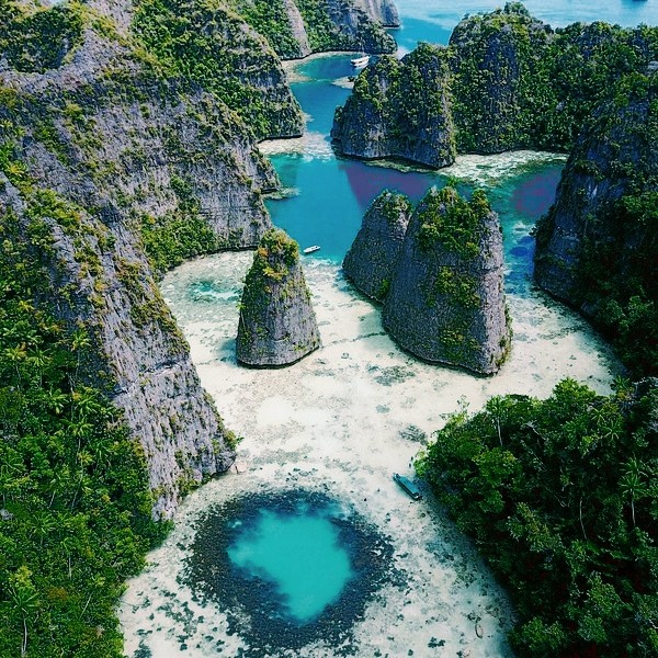 Misol Raja Ampat, Papua - Indonesia