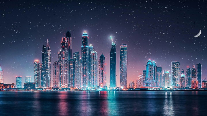 Dubai at night : )