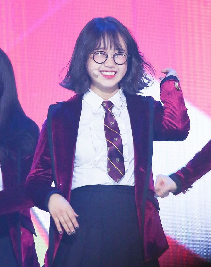 WEKI MEKI MEMBER choi yoo jung