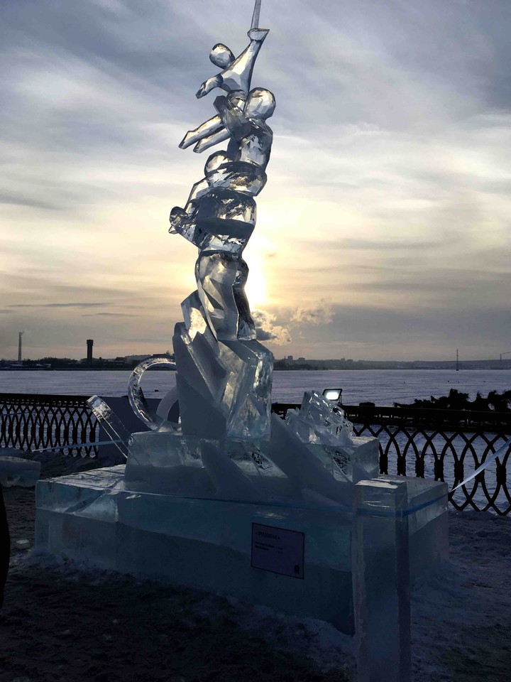 Ice sculpture
