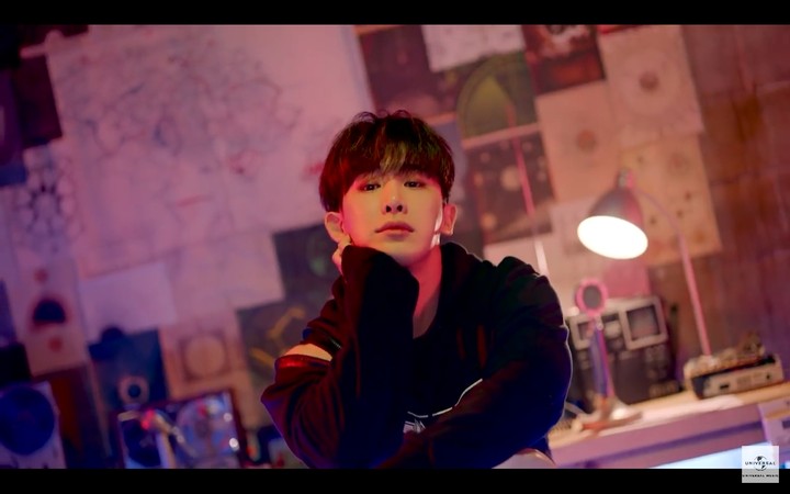 MONSTA X(몬스타엑스) - 'LIVIN' IT UP'