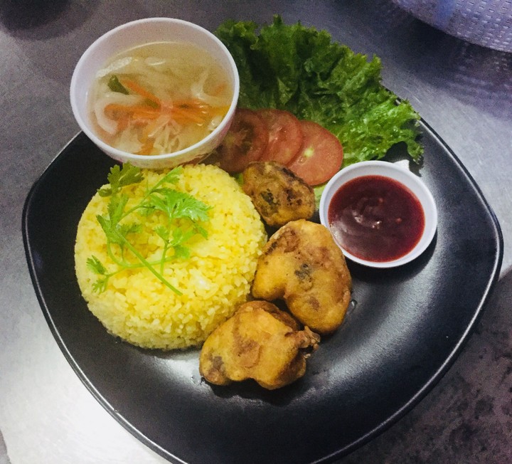 Cơm gà chiên giòn