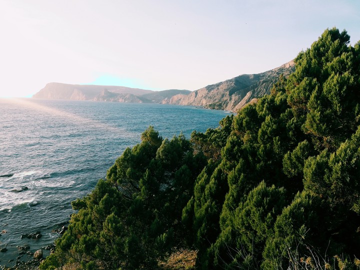 sea and mountains